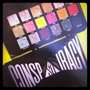 Jeffree star conspiracy eye shadow
